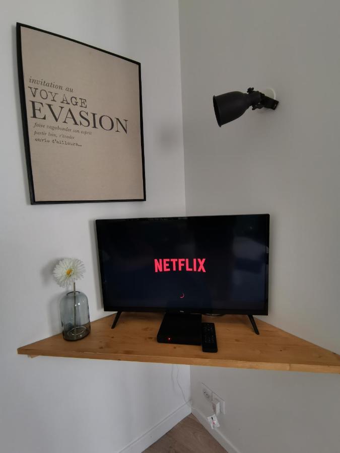 Jungle - - Netflix Apartment *