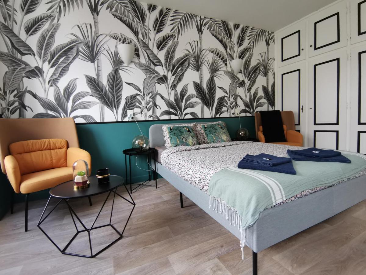 Apartment Jungle - - Netflix